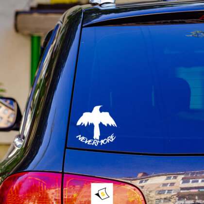 Стикер за кола - Никога повече Стикер за кола с надпис "Никога повече 2", изработен от устойчив винил. Предава силно послание и изразява решимост за промяна. Идеален за автомобили, лесен за нанасяне и премахване, без остатъци. Добавя индивидуалност и стил на вашето возило.