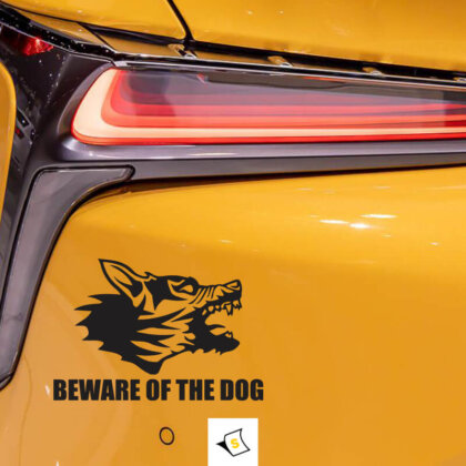 Стикер за кола - Пази се от кучето, предупреждаващ пешеходците за наличието на куче в автомобила. Ярък и забележим дизайн, който осигурява безопасност.