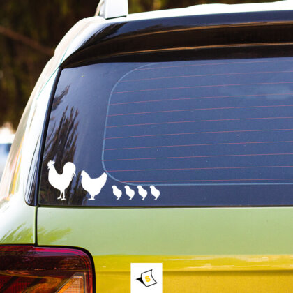 Стикер за кола - Пилета 2 Забавен и сладък дизайн, който придава уникален стил на вашето превозно средство.