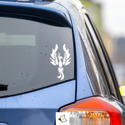 "Стикер за кола - Птица Феникс, изобразена в полет с разперени крила, излъчваща сила и възраждане. Дизайнът е елегантен и динамичен, със заострени линии и детайли, които подчертават огнената природа на Феникса."