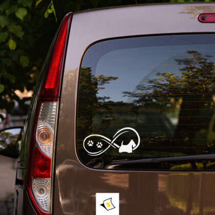 Стикер за кола - Куче Йоркширски Териер Лапичка - симпатичен и стилен аксесоар, който изразява любовта ви към кучето. Изработен от устойчиви на атмосферни условия материали, стикерът е идеален за привържениците на порода йоркширски териер и добавя индивидуалност на всяко превозно средство.