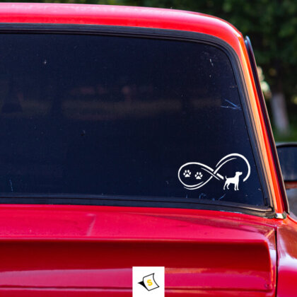 Стикер за кола - Джак Ръсел Лапичка Стикер за кола с изображение на породата кучета Джак Ръсел. Идеален за любителите на породата, показващ вашата привързаност към тези весели и енергични кучета!
