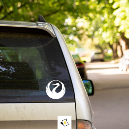 Стикер за кола - Красив Лебед 2 Стикер за кола с изображение на красив лебед. Идеален за любителите на природата и елегантния дизайн, този стикер добавя уникален и стилен акцент на автомобила. Изработен от качествени, устойчиви на атмосферни влияния материали.