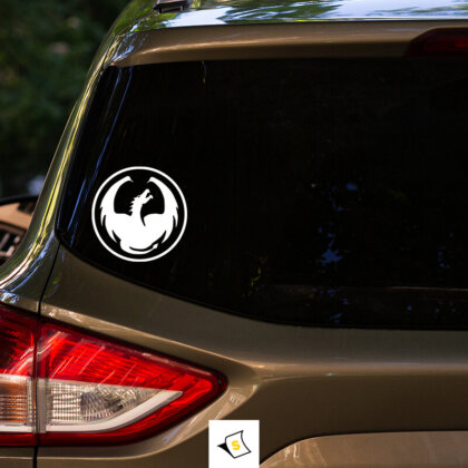 Стикер за кола - Летящ дракон Стикер за кола с изображение на летящ дракон, изработен от устойчив материал, подходящ за декорация на автомобил.