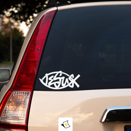 Стикер за кола с надпис 'Исус' – стилен и вдъхновяващ аксесоар, който изразява вярата ви. Изработен от устойчиви материали, този стикер е лесен за нанасяне и допълва автомобила с позитивно послание.