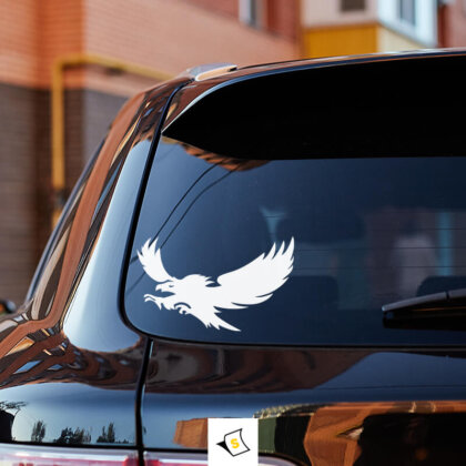 Стикер за кола - Нощен Орел Стикер за кола с изображение на нощен орел, символизиращ сила и свобода. Идеален за автомобили на любители на птиците и природата.