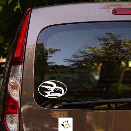 Стикер за кола - Ретро Орел Стикер за кола с ретро орел, изобразяващ елегантен дизайн и винтидж стил, който придава уникален характер и смелост на автомобила.