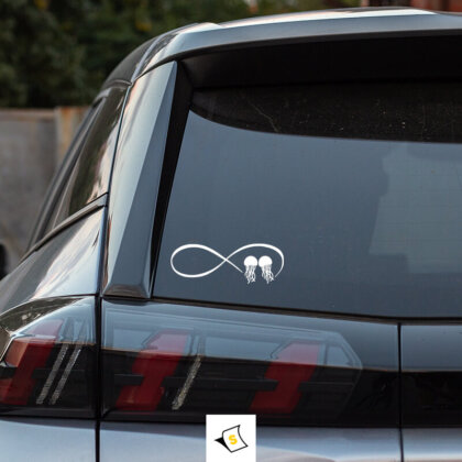 Стикер за кола - Сладки Медузи Стикер за кола с цветни сладки медузи, добавящи игривост и уникален стил на автомобила.