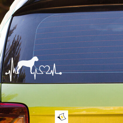 Стикер за кола - Булдог Любов Стикер с изображение на булдог, който символизира дружелюбие и верност. Дизайнът акцентира на характерните черти на булдога, изразявайки нежността и привързаността им към семейството. Идеален за любителите на порода булдог, стикерът добавя уникален акцент на автомобила и демонстрира страстта към тези сладки четириноги.